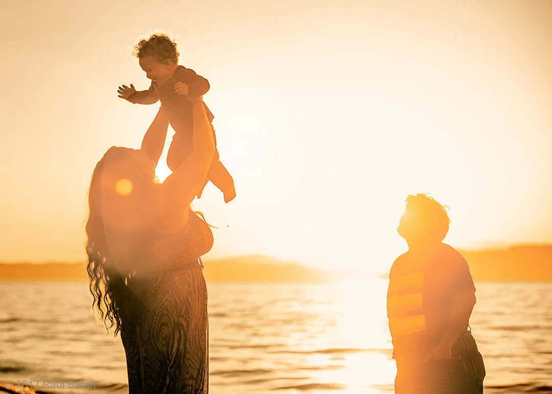 A photograph titled Raise